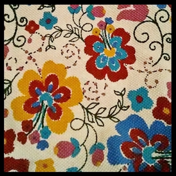 Lulu NYC Floral Tote. - Picture 2 of 4